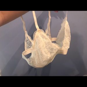 White/cream lace bralette
